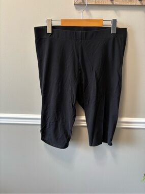 H&M Black Stretch Knee-Length Shorts